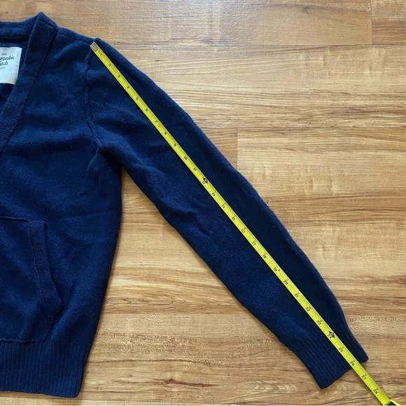 A&F Women’s M Navy Blue Grandpa Cardigan Knit Sweater Wool Cashmere Warm Winter - Picture 14 of 16